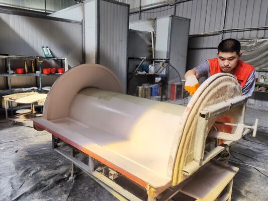 Cuerpo de camión de plástico reforzado con fibra de vidrio personalizado con piezas de cubierta ligeras Ideal para operaciones de camiones de combustible