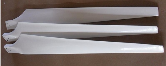 Tecnología de colocación manual Las palas de las turbinas eólicas de fibra de vidrio Tipo de hoja retorcida para sus necesidades