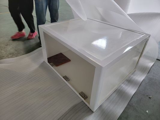 Panel de techo de fibra de vidrio para aplicaciones versátiles