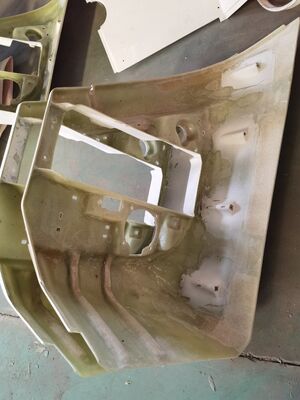 Natural Or Painting FRP Auto Parts Fiber Reinforced Plastic Heatresistance Moderate To High Suitable For Various Vehicles