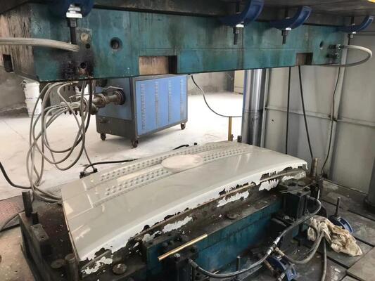 Parachoques delantero y trasero de automóvil de FRP moldeado SMC, moldura exterior ligera personalizada